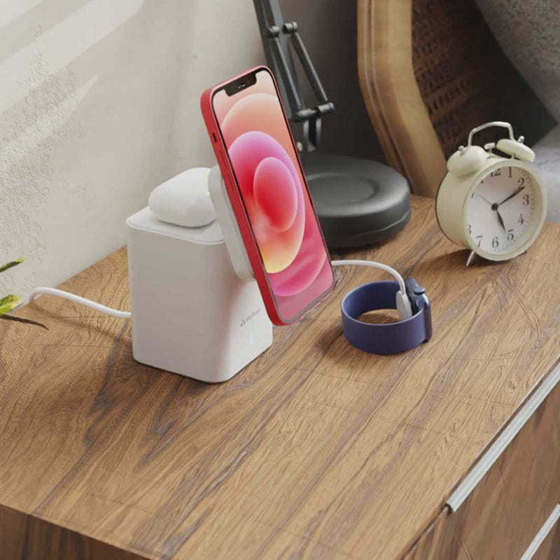 Magic 2 in 1 Magnetic Wireless Charging Station With Type C Ouput.